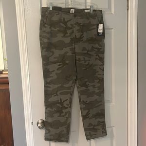 Gap camo girlfriend chinos size 12